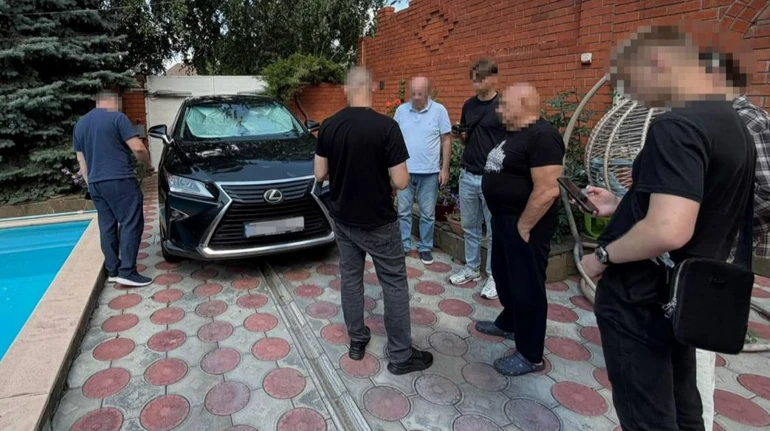 Двом жителям Дніпропетровщини повідомили про підозру в шахрайстві на 600 тисяч євро