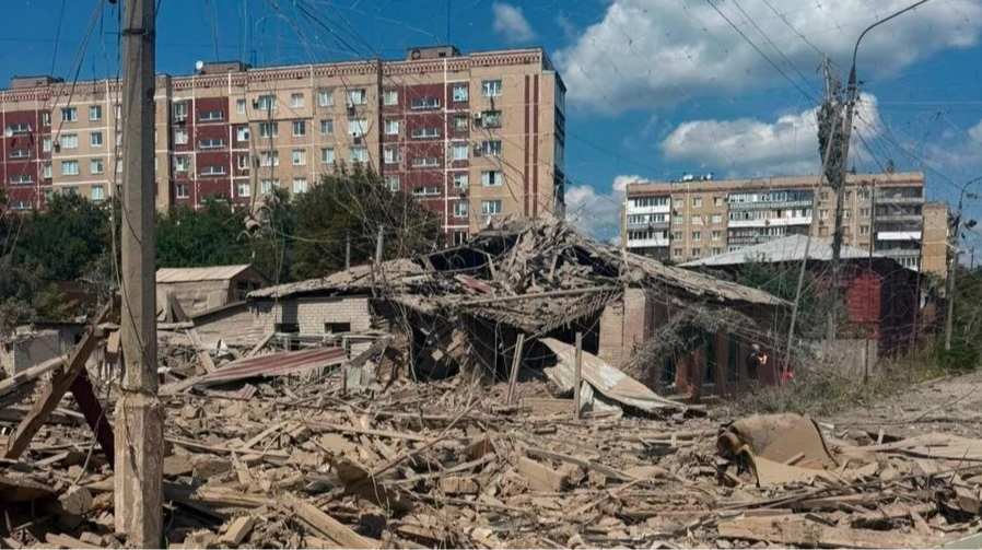 У зонах активних боїв на Донеччині залишаються 12 тисяч цивільних — ОВА