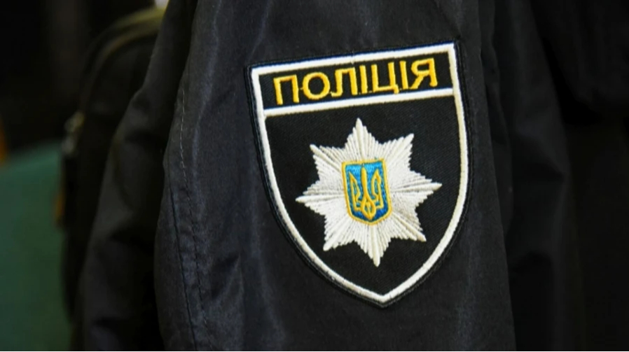 В Харькове во время проверки документов мужчина с ножом ранил двух полицейских