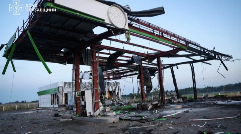 На трасі Харків — Полтава майже не залишилося працюючих АЗС після російських ударів
