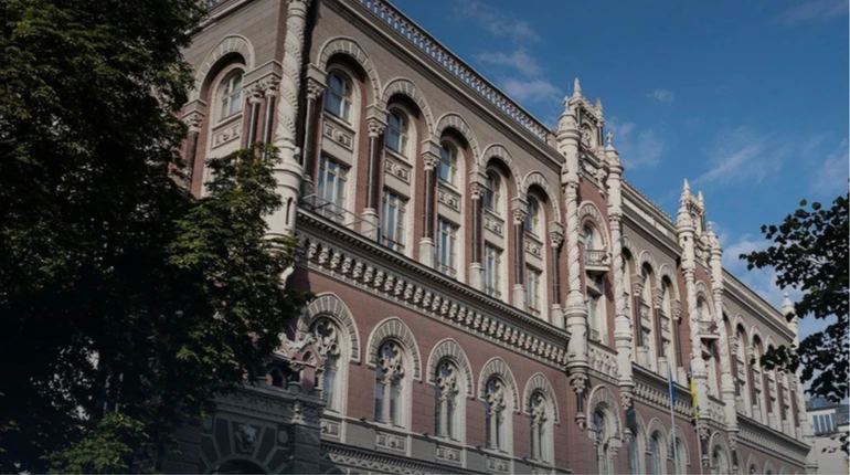 НБУ за неделю продал на межбанке более 1 млрд долларов