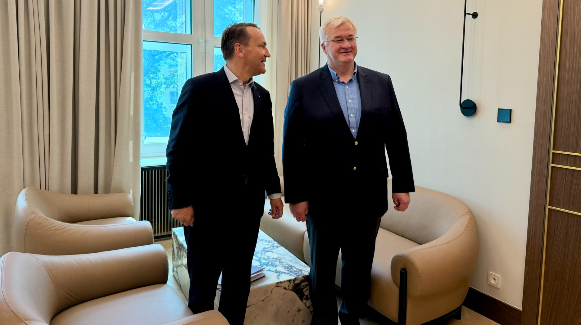 Сікорський підтвердив Сибізі подальшу підтримку України з боку Польщі