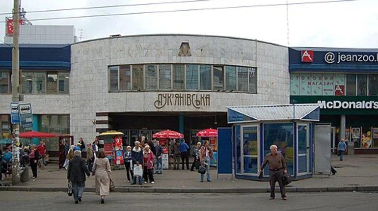 Станция метро «Лукьяновская» в Киеве снова работает после повреждений от обстрела