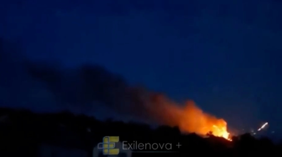 У Донецьку загорівся склад боєприпасів, чути вибухи