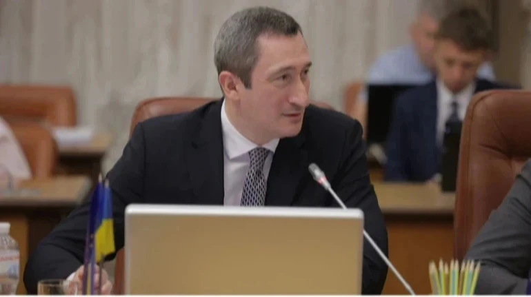 ВАКС вирішив не продовжувати носіння електронного браслета для ексвіцепрем’єра Чернишова