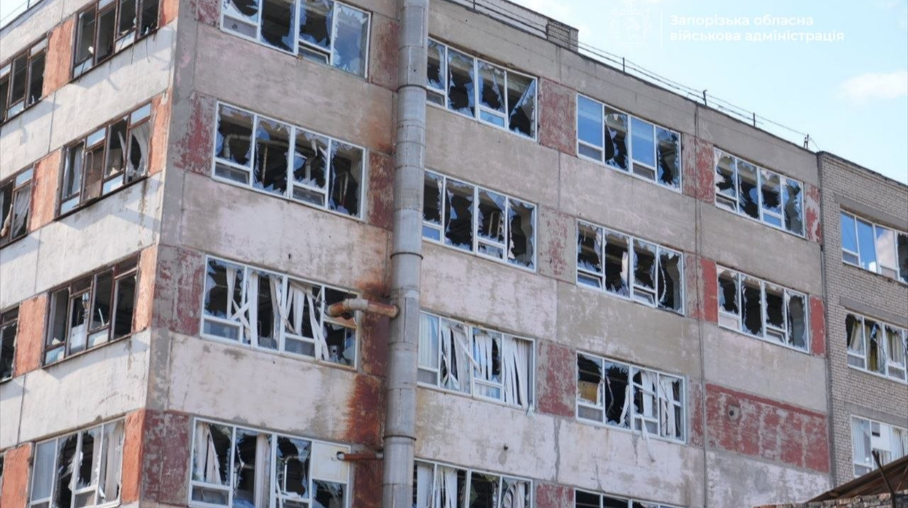 Запорожье атаковали авиабомбами: один погиб, число раненых выросло до 13