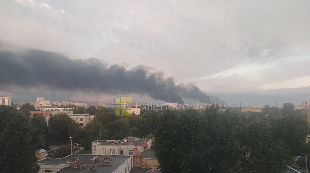 У Самарській області після атаки дронів загорілася територія Новокуйбишевського НПЗ