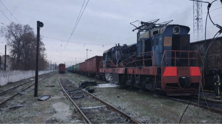 Від початку повномасштабної війни пошкоджено 492 локомотиви та 249 вагонів — УЗ