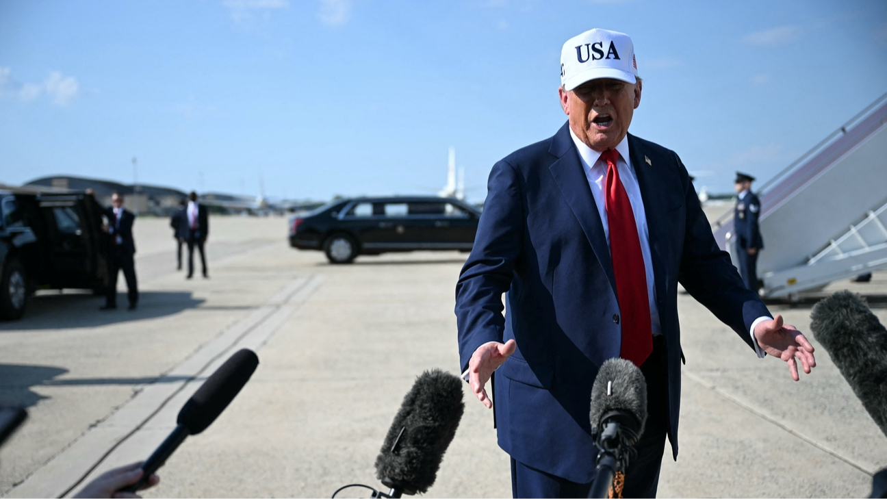 CNN не допустили до роботи на борту літака Трампа