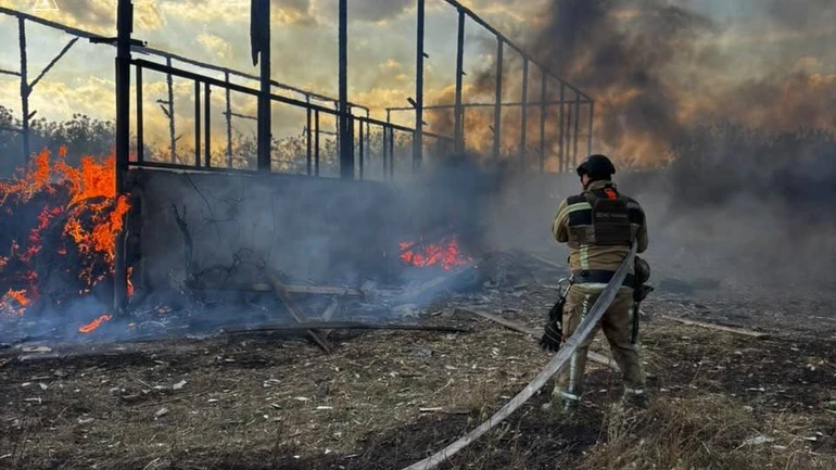 На Чернігівщині обстріляли сільгосппідприємство: знищено ангар із соломою