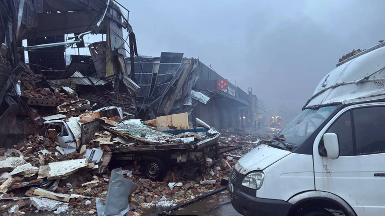 На Київщині внаслідок удару пошкоджено сортувальне депо та відділення «Нової пошти»
