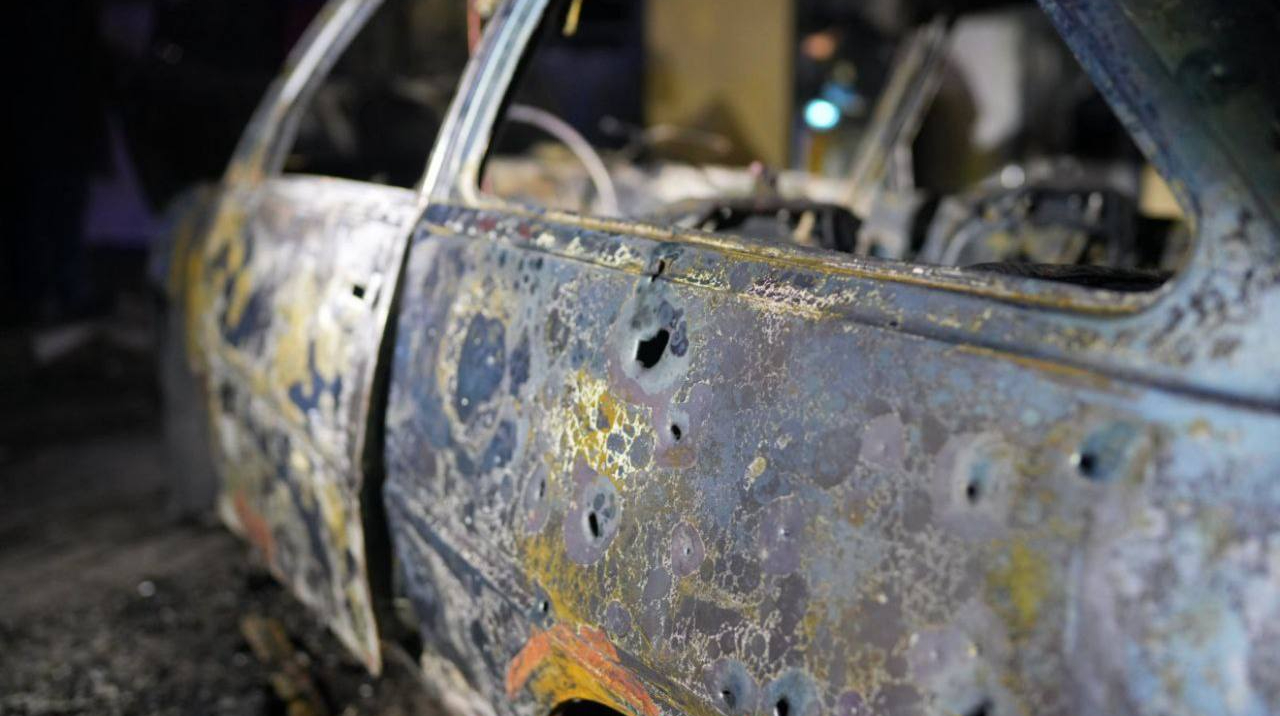 В Изюмском районе в результате удара по автомобилю погиб мужчина, женщину госпитализировали