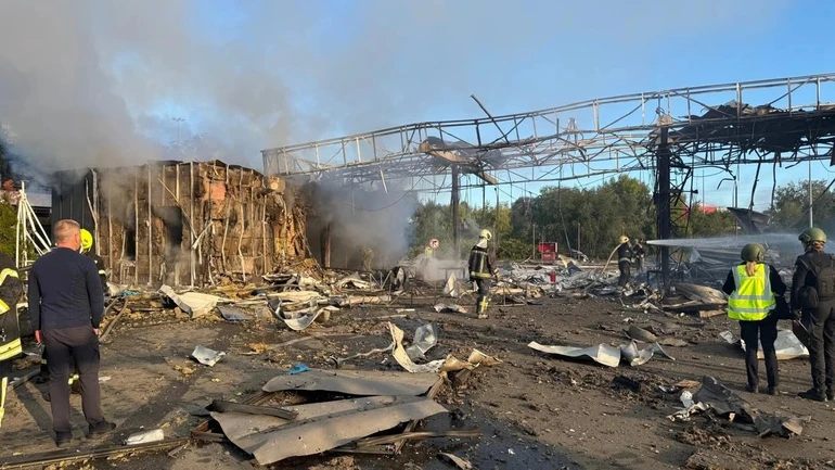 У Києві дрон упав на чотириповерховий бізнес-центр, повідомив Кличко
